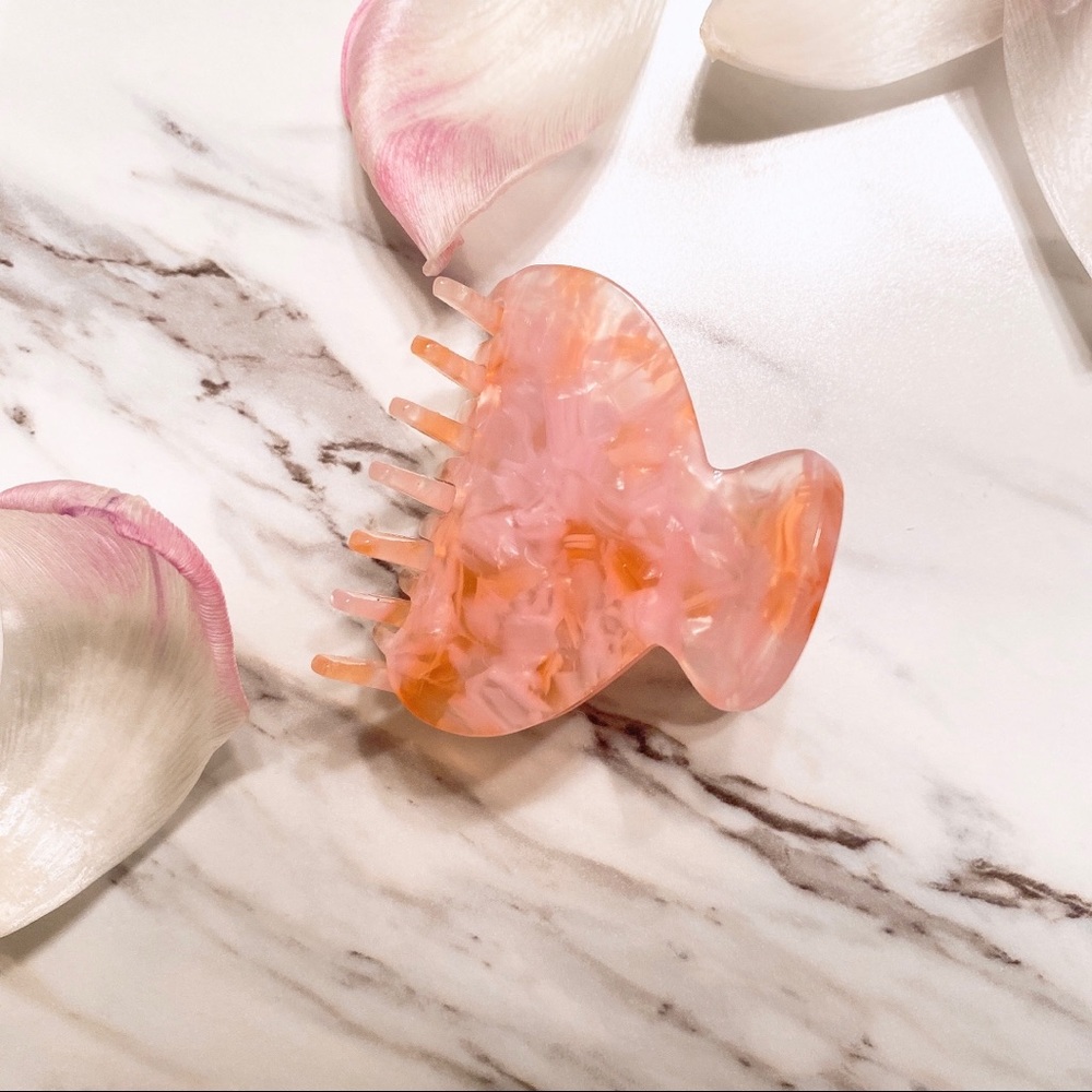 Pink iridescent claw hair clip